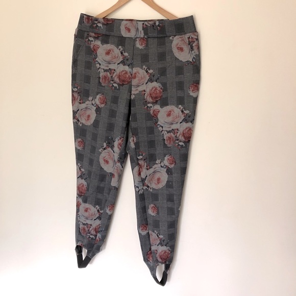 Slimming Options floral plaid stirrup leggings - Picture 4 of 7
